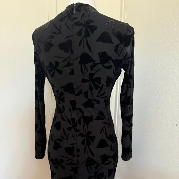 Beautiful Calvin Klein Black Dress Long Sleeves - Picture 4 of 5